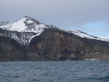 Die Schichtungen des Kraterrands von Deception Island