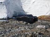 Wordie House vor Eiskliff auf Galindez Island