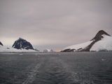 Rckblick aus Peltier Channel auf Booth Island und Lemairekanal